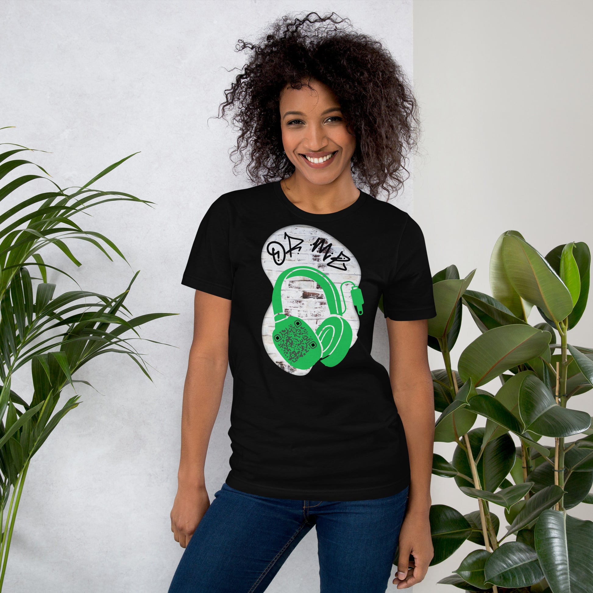 Graffiti Wall QR Code T-Shirt – Share Your Music Boldly