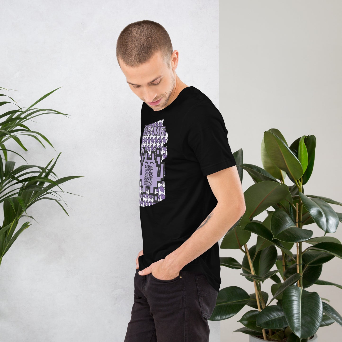 Purple Alien QR Code T-Shirt – For Gamers and YouTubers