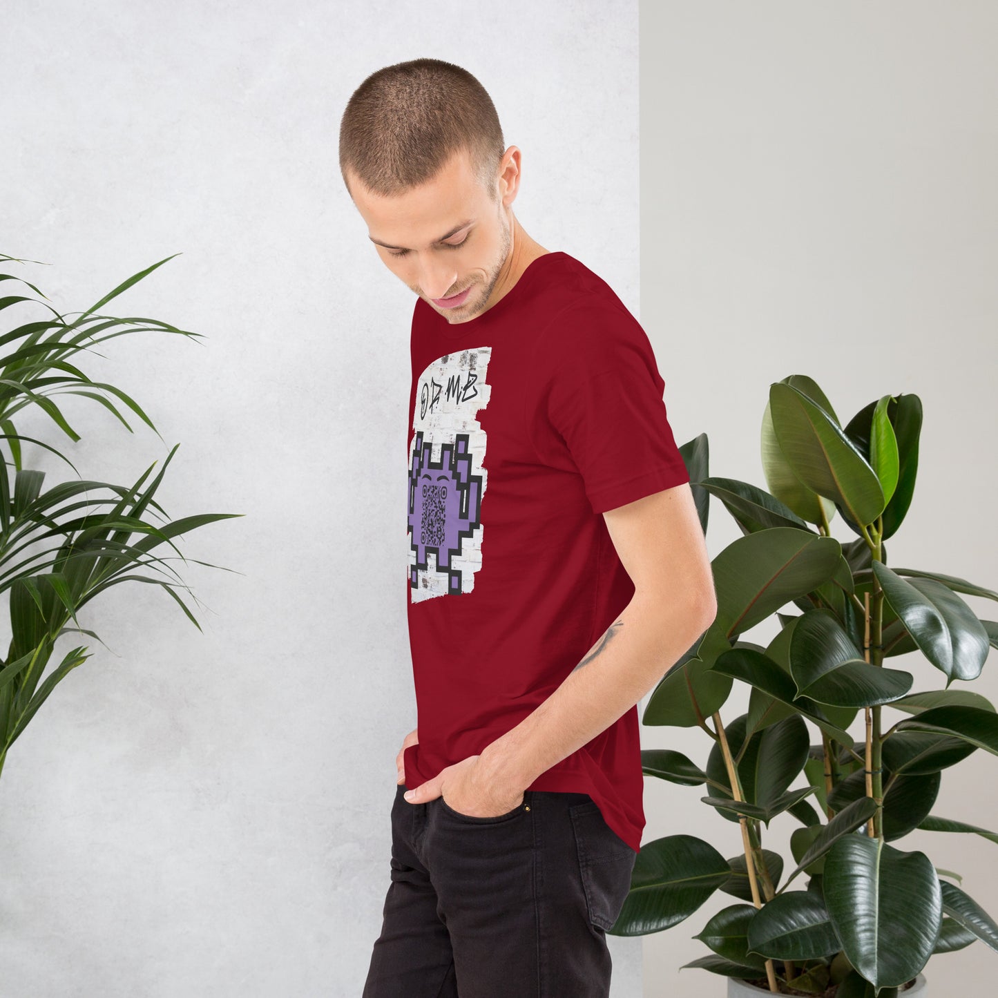 Graffiti Wall Alien QR Code T-Shirt – For Gamers and YouTubers