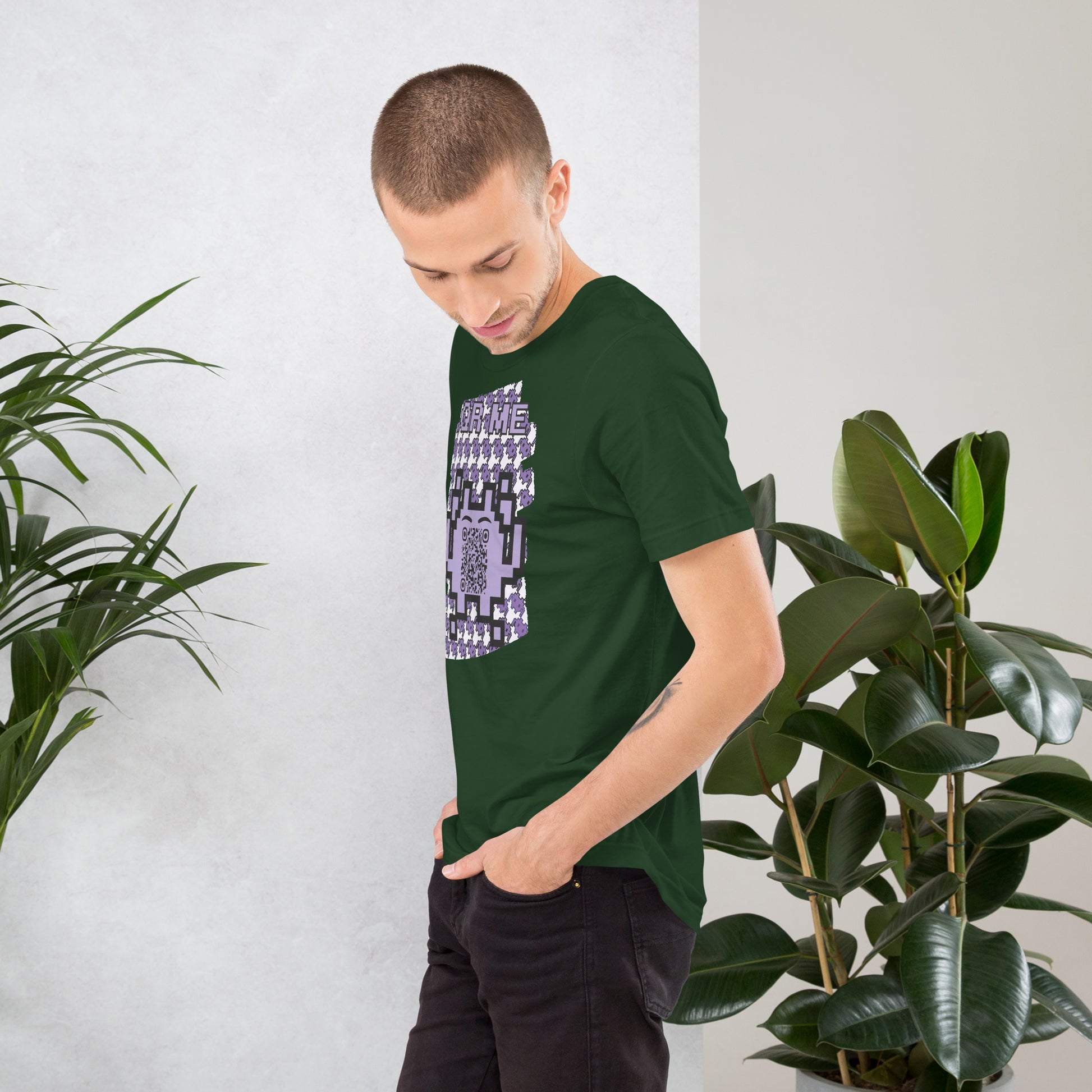 Purple Alien QR Code T-Shirt – For Gamers and YouTubers