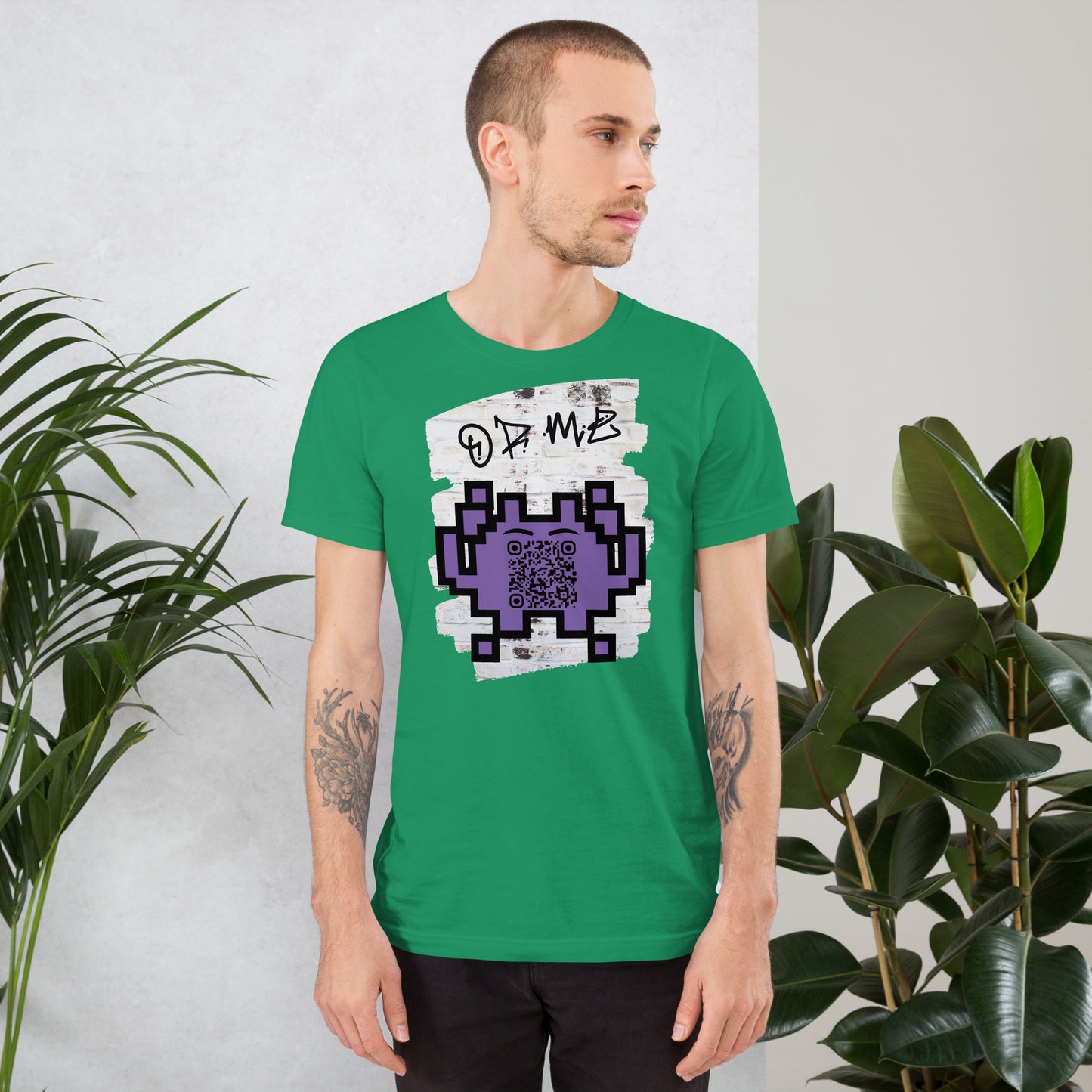 Graffiti Wall Alien QR Code T-Shirt – For Gamers and YouTubers