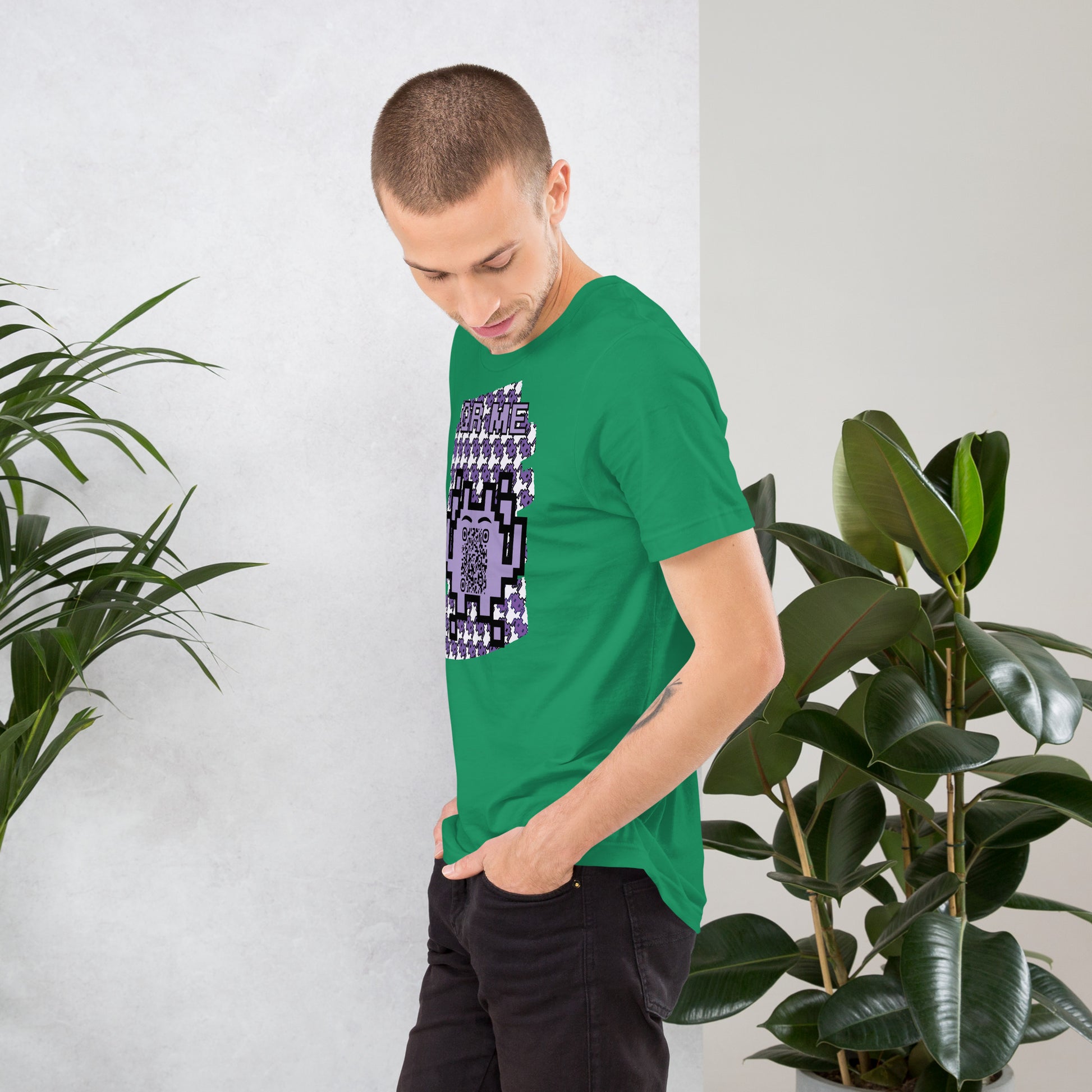 Purple Alien QR Code T-Shirt – For Gamers and YouTubers