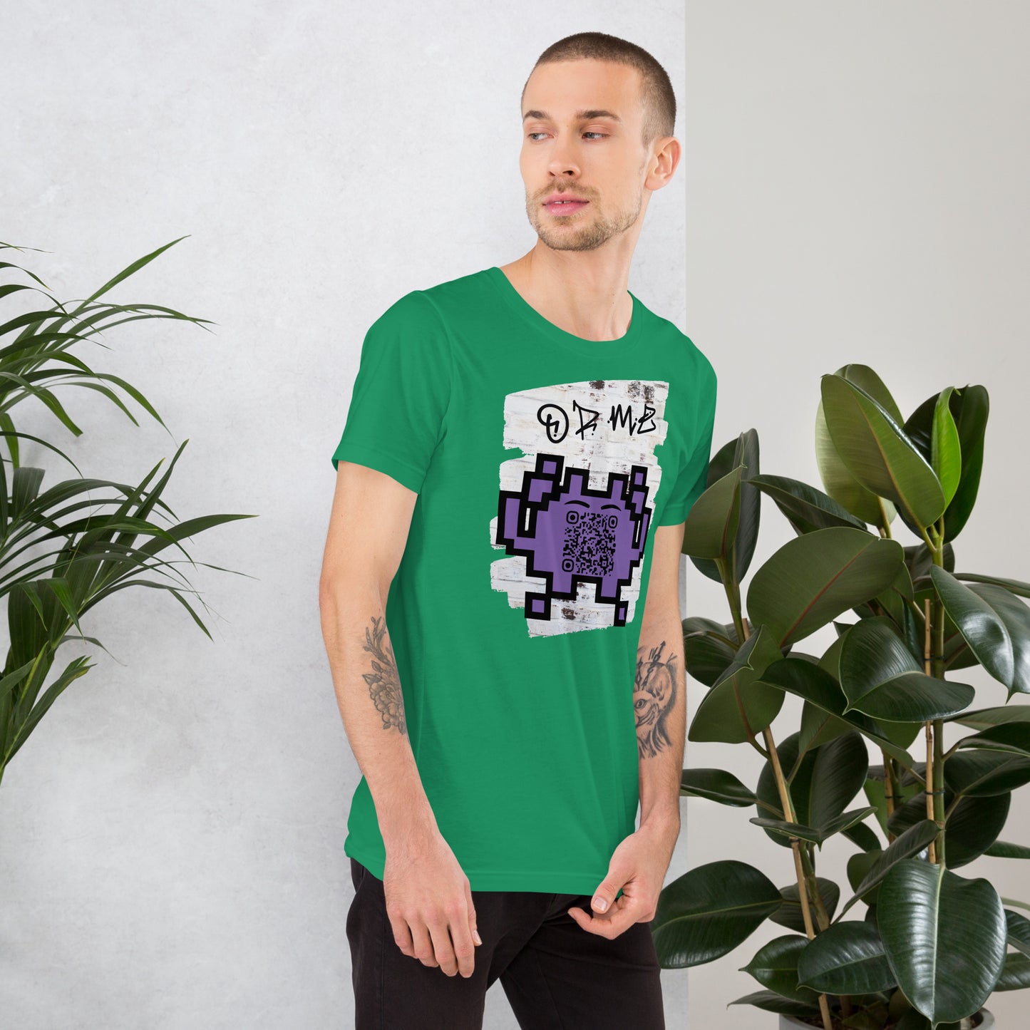 Graffiti Wall Alien QR Code T-Shirt – For Gamers and YouTubers