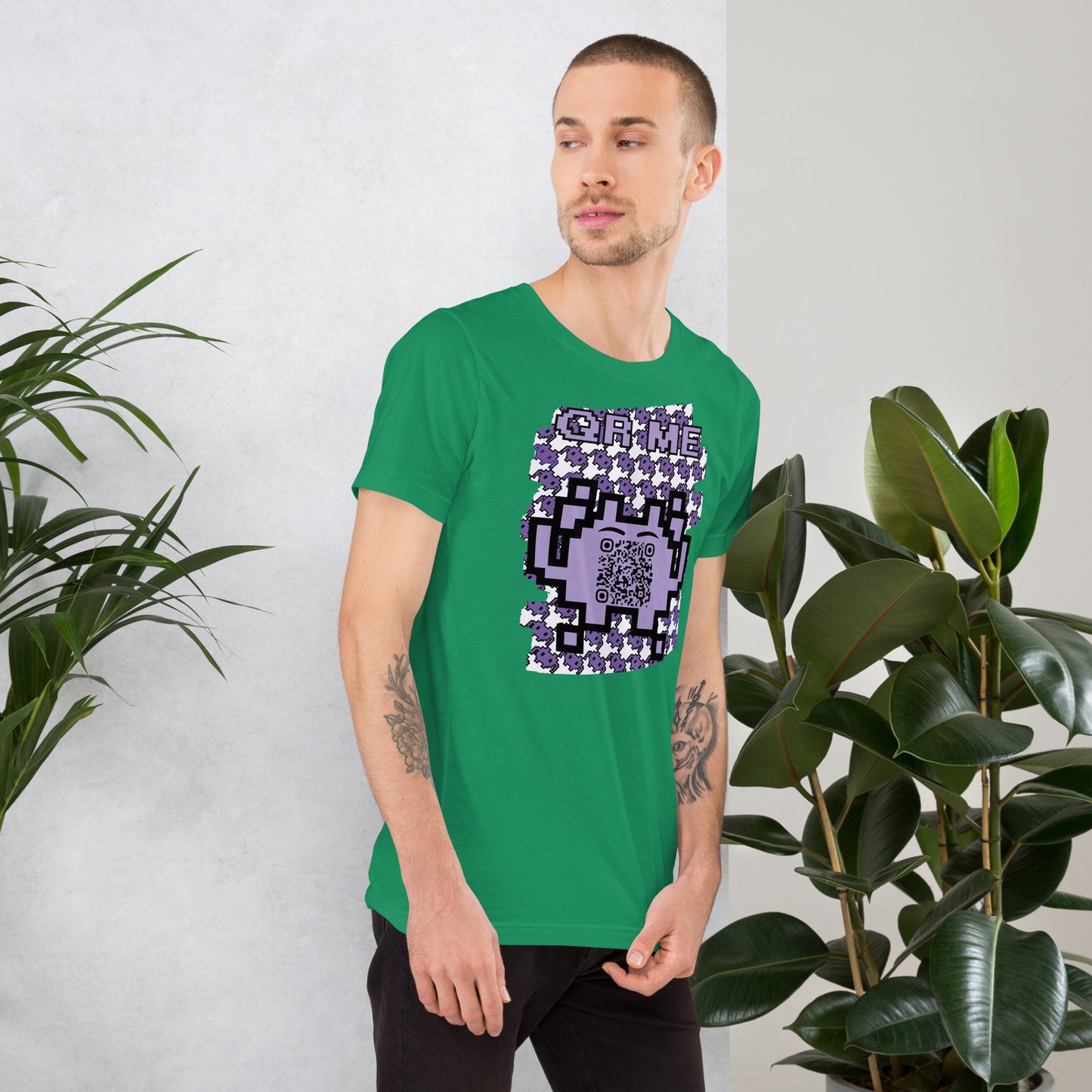 Purple Alien QR Code T-Shirt – For Gamers and YouTubers