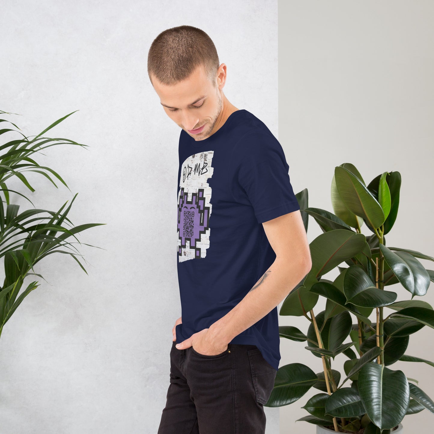 Graffiti Wall Alien QR Code T-Shirt – For Gamers and YouTubers