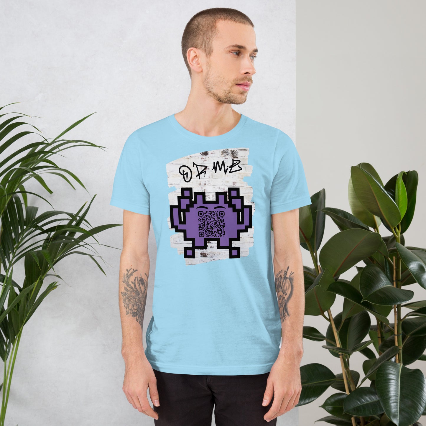 Graffiti Wall Alien QR Code T-Shirt – For Gamers and YouTubers