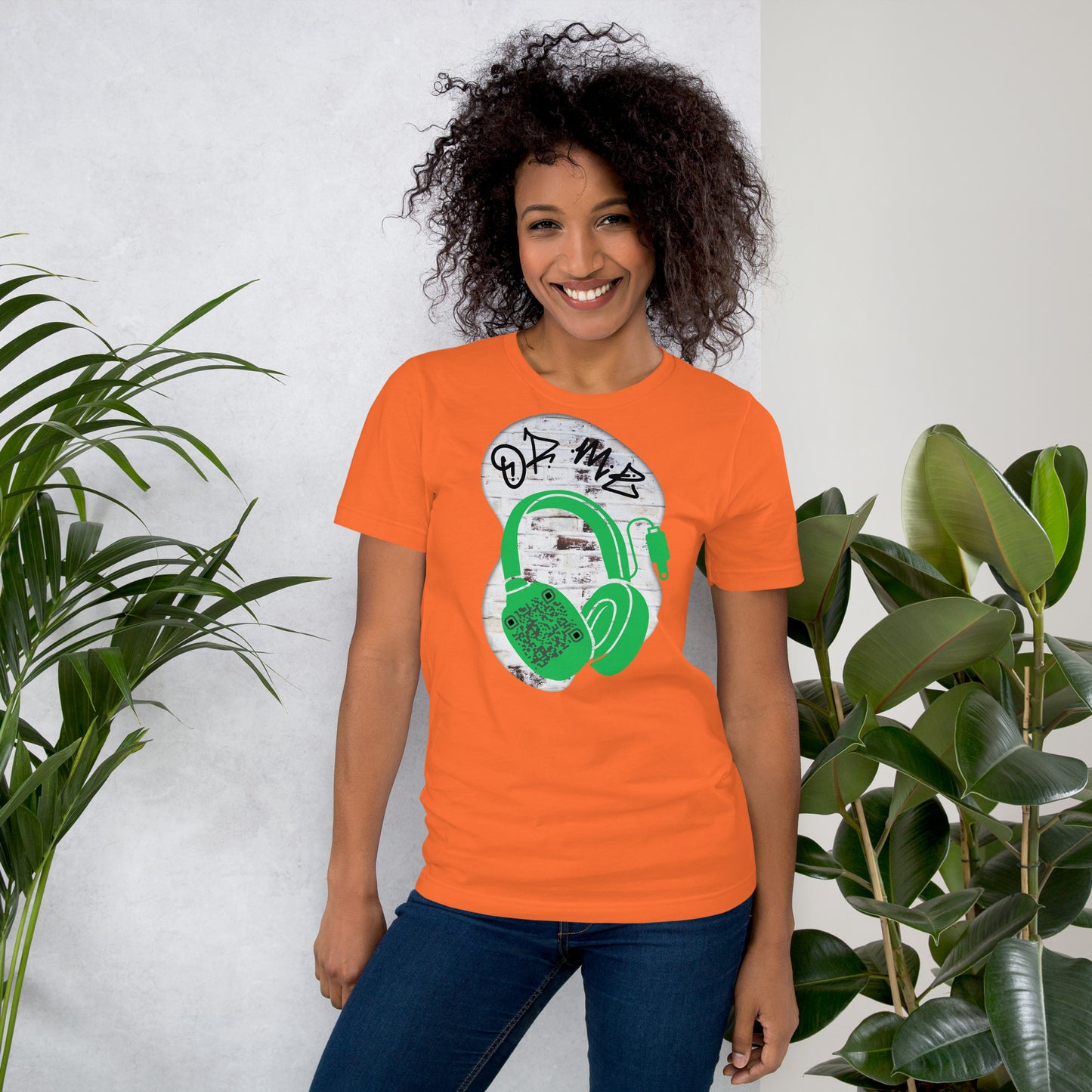Graffiti Wall QR Code T-Shirt – Share Your Music Boldly