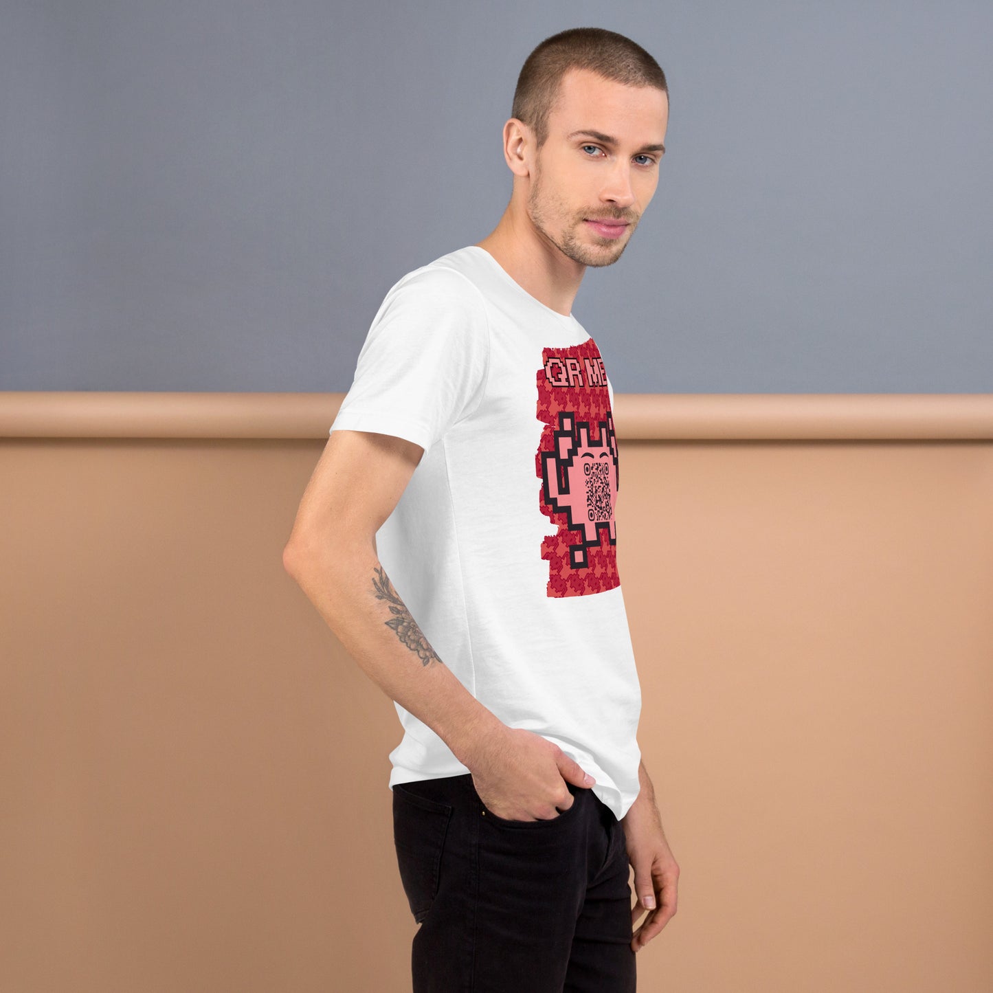 Red Alien QR Code T-Shirt – Go Boldly and Share